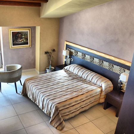 B&B Acireale - Il Cavalluccio Marino Fronte Mare Exterior photo