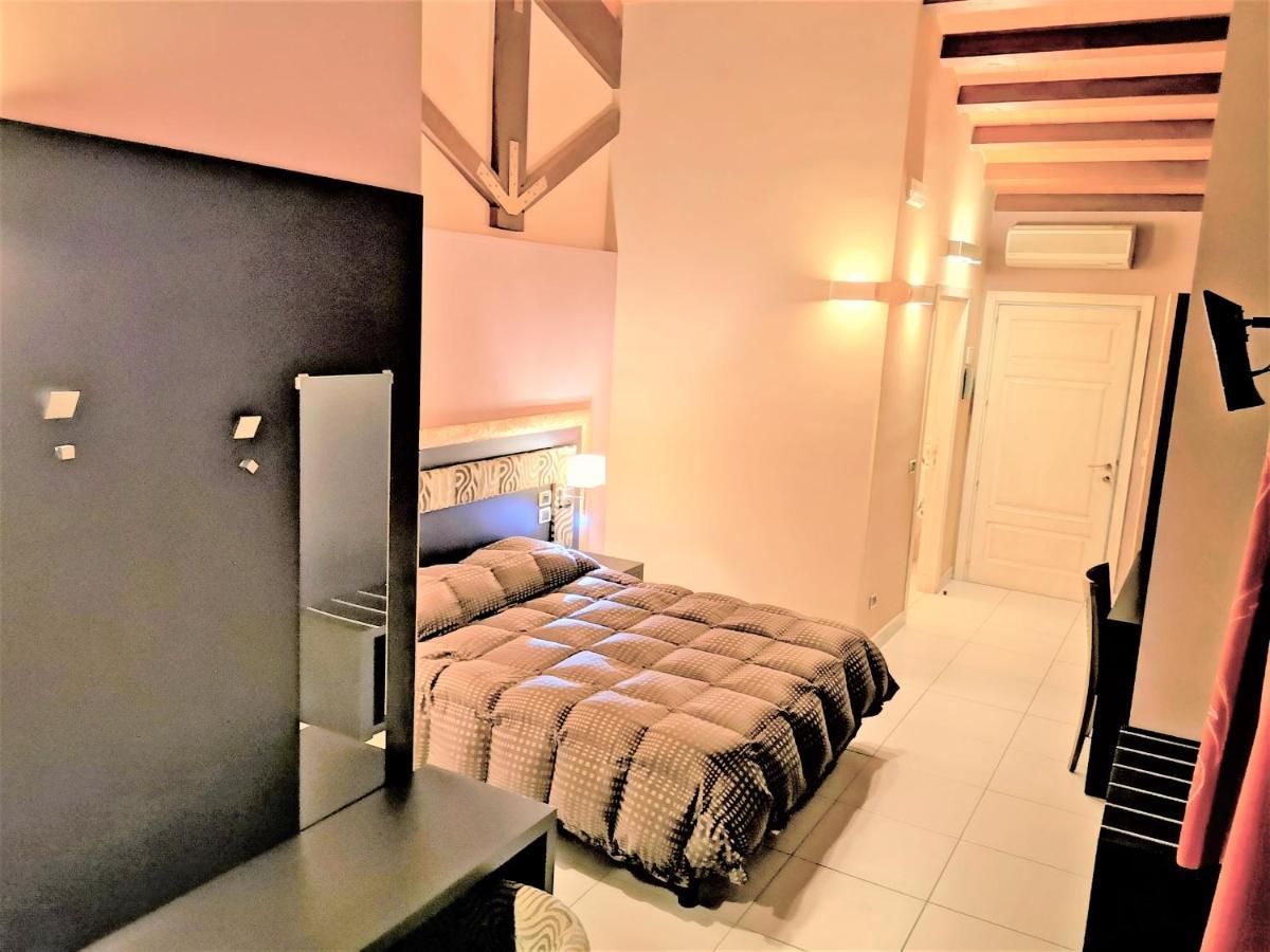 B&B Acireale - Il Cavalluccio Marino Fronte Mare Exterior photo