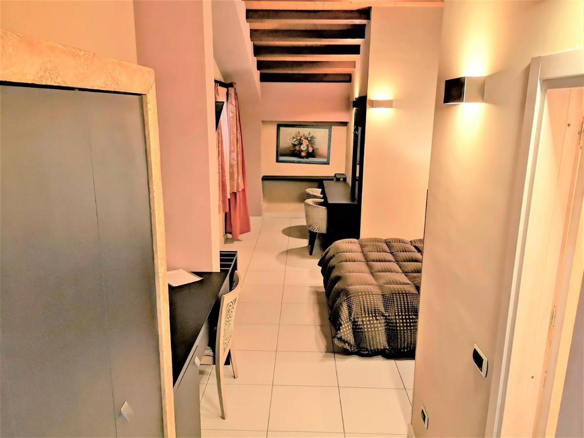 B&B Acireale - Il Cavalluccio Marino Fronte Mare Exterior photo
