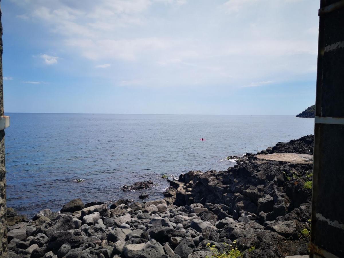 B&B Acireale - Il Cavalluccio Marino Fronte Mare Exterior photo