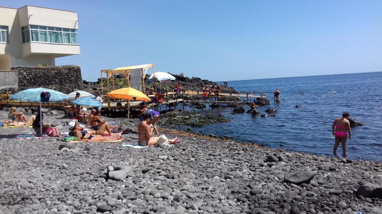 B&B Acireale - Il Cavalluccio Marino Fronte Mare Exterior photo
