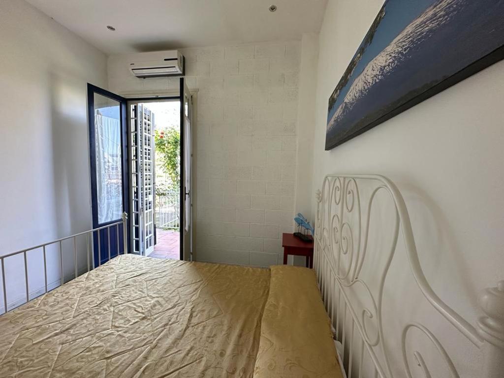 B&B Acireale - Il Cavalluccio Marino Fronte Mare Exterior photo